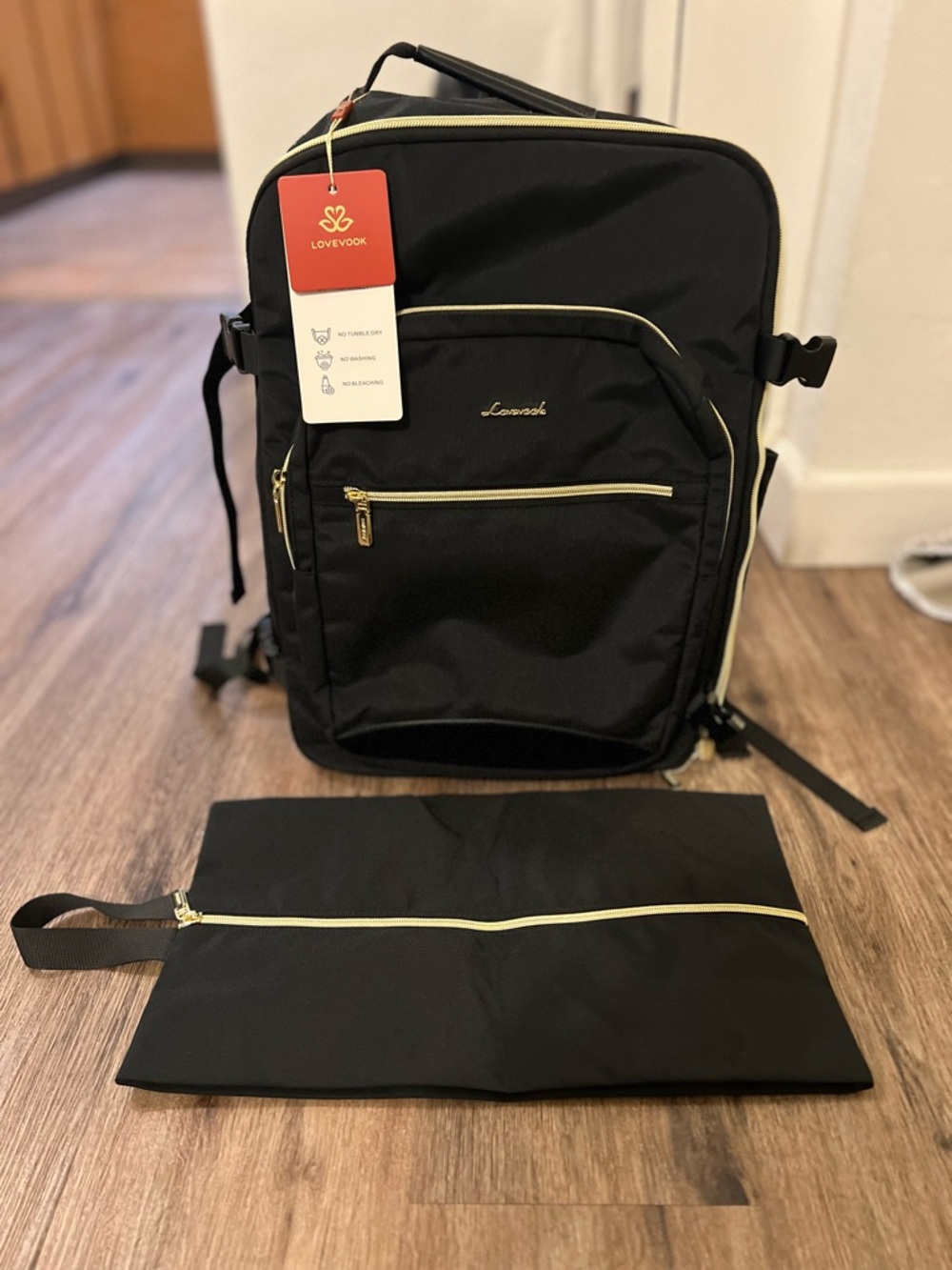NWT Black Travel Backpack & Carrying Pouch